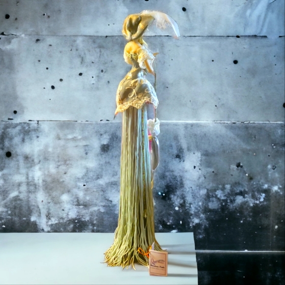 Vtg Duck House Heirloom Victorian Tassel Doll Umbrella Feather Hat COA Geraldine - Picture 3 of 16